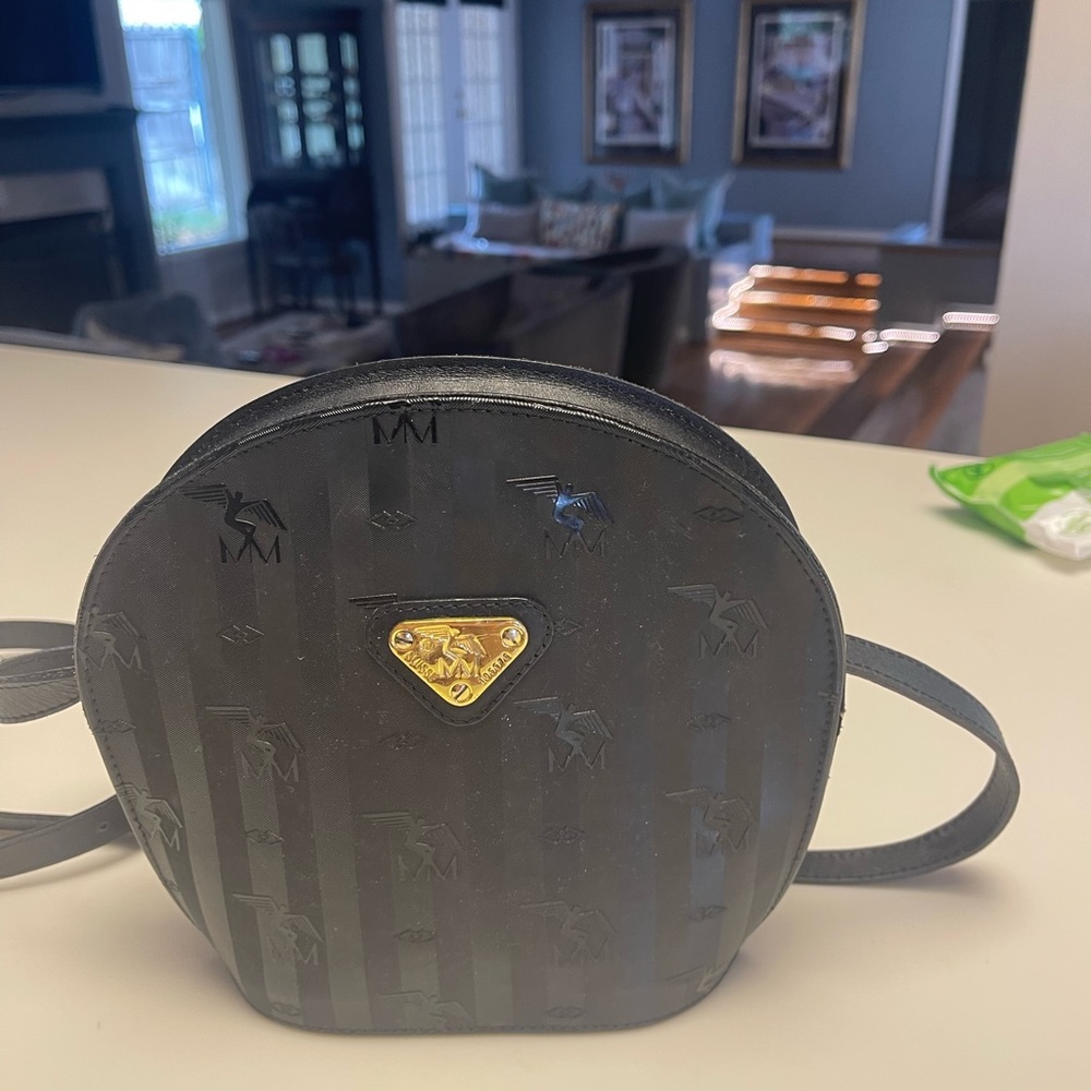 An older MCM shoulder bad , in great condition